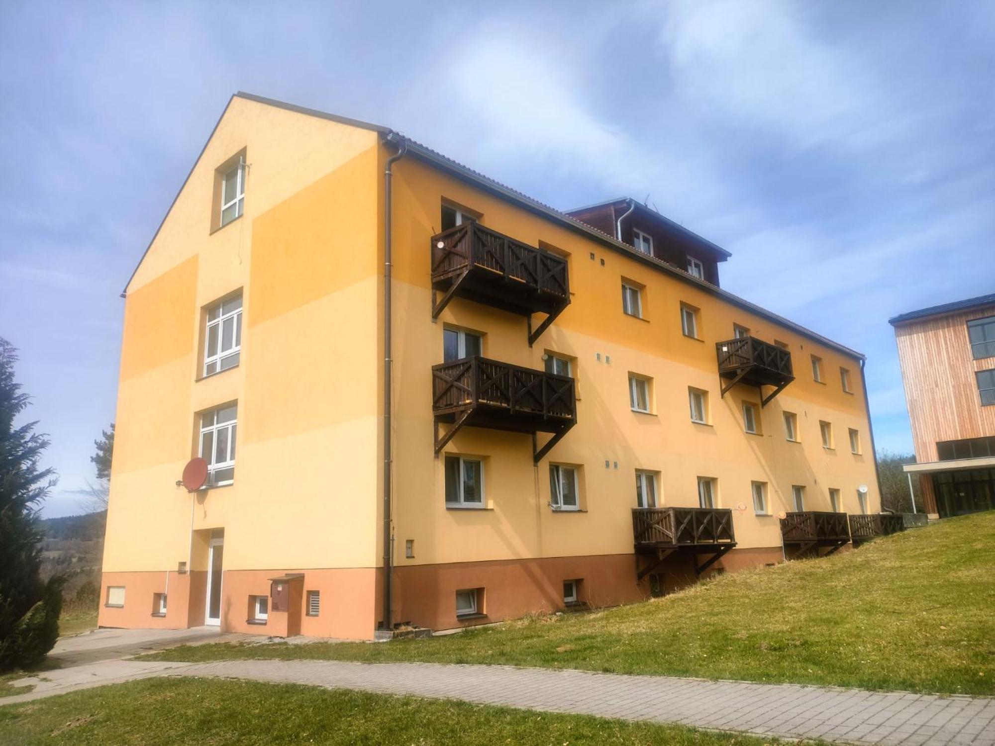 Apartman Aja - ลิปโนนัดเวิลตาวู ภายนอก รูปภาพ