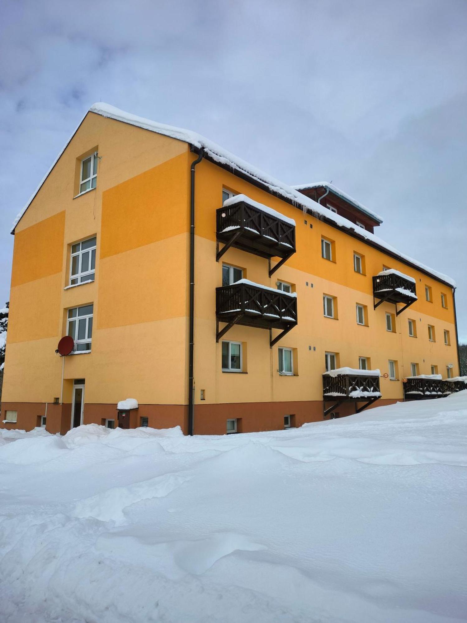 Apartman Aja - ลิปโนนัดเวิลตาวู ภายนอก รูปภาพ